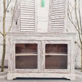 Buffe- vintage showcase