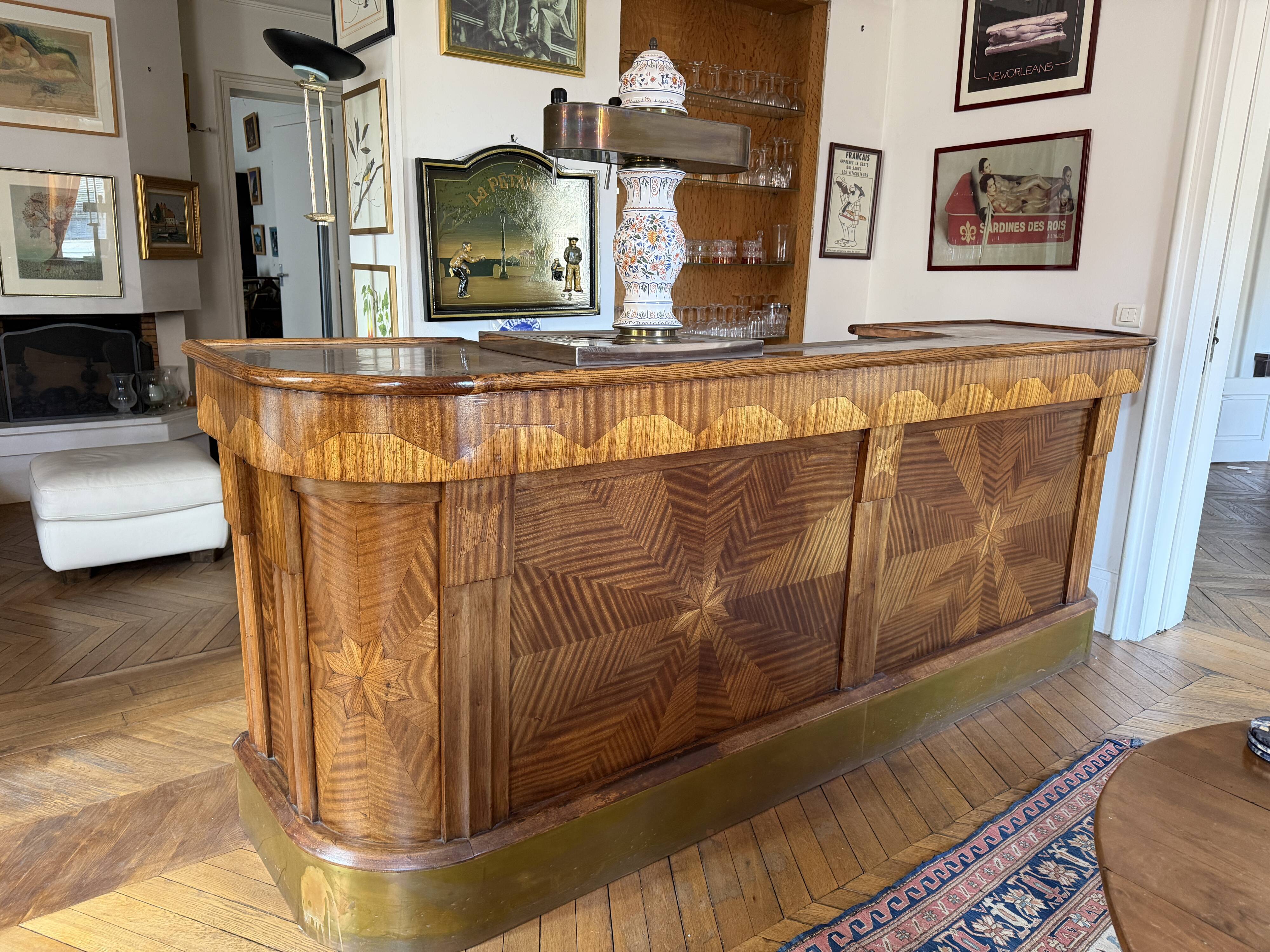 Bar counter from the 1950s