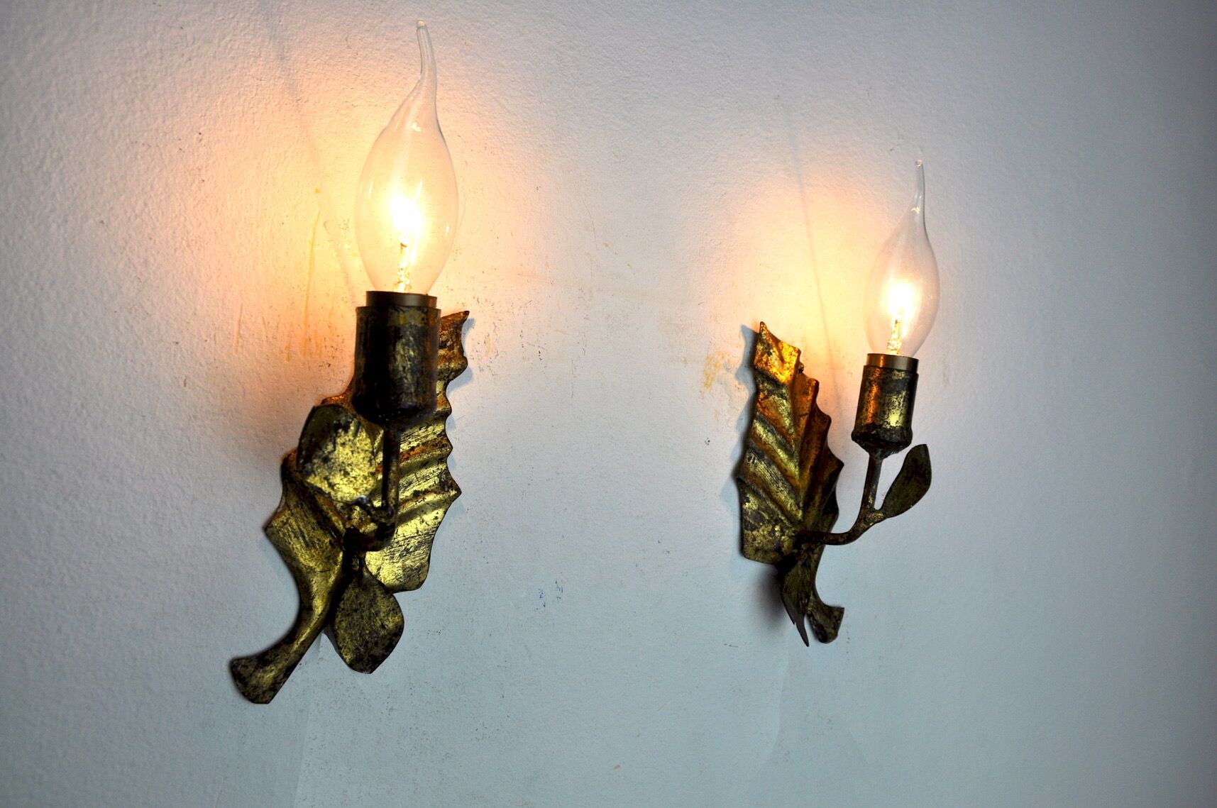 Pair of “leaf” wall lights, Italy, 1970