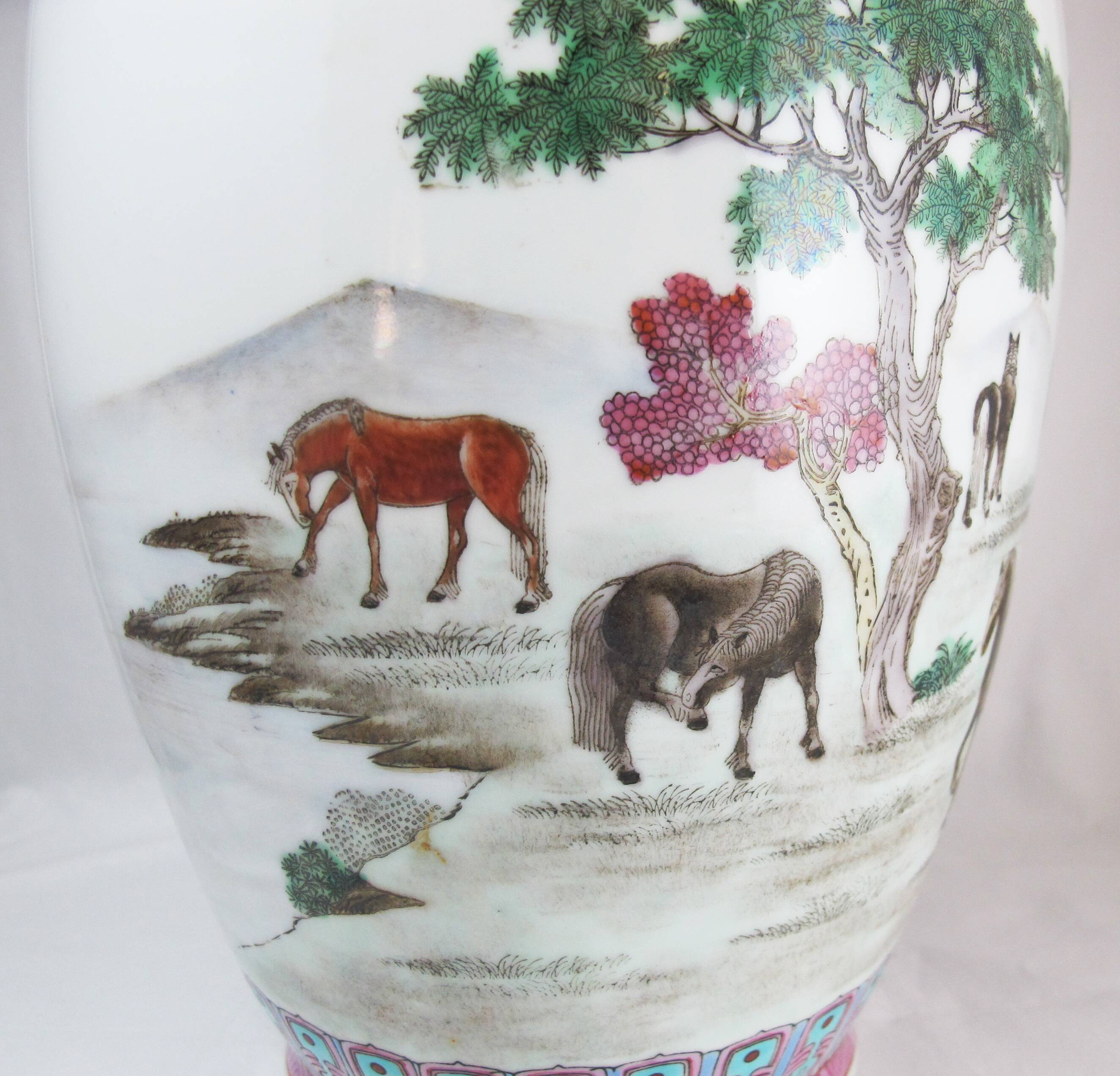 Large Chinese famille rose porcelain vase China 20th century
