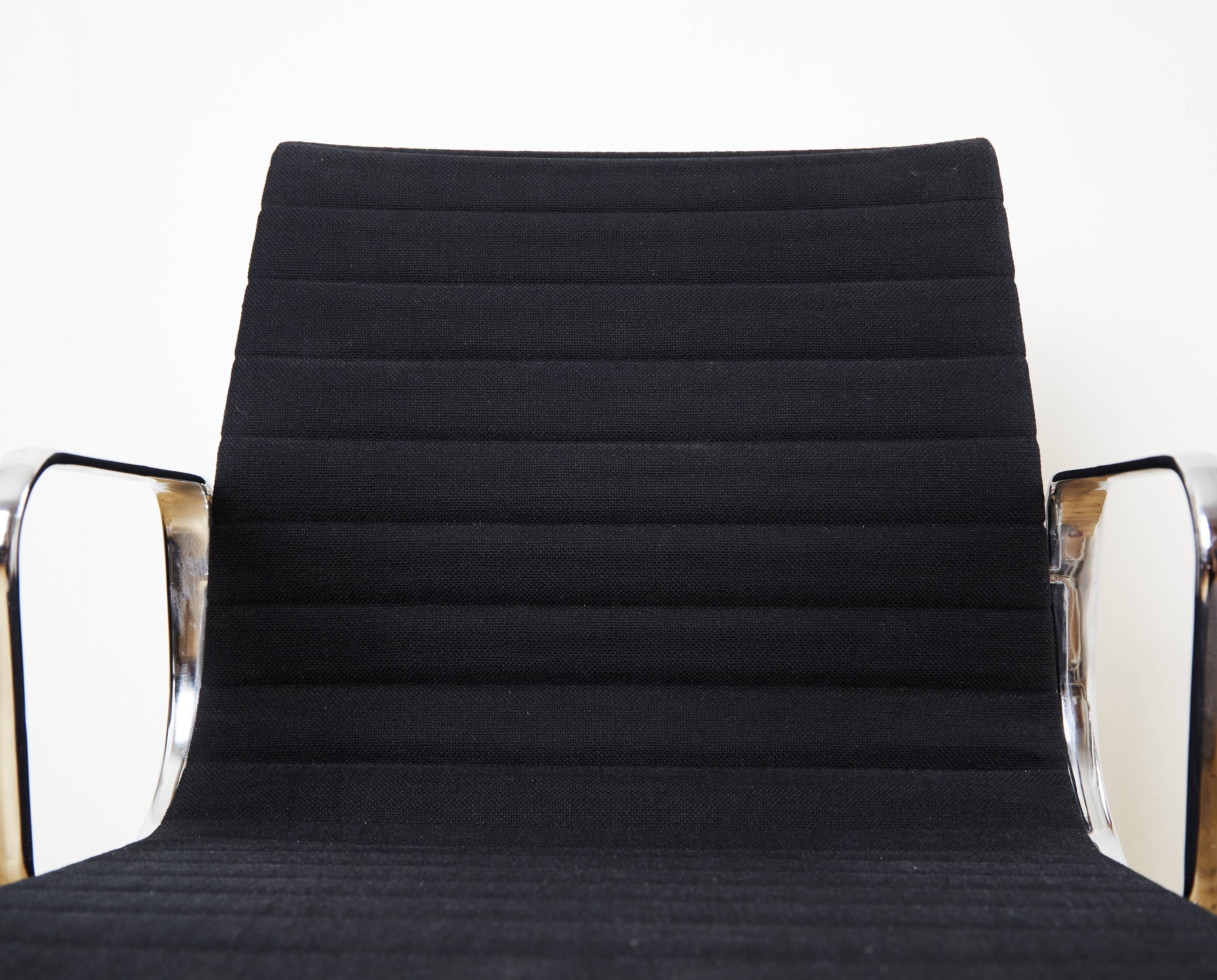 EA 108 Swivel Chair by Charles & Ray Eames for Herman Miller