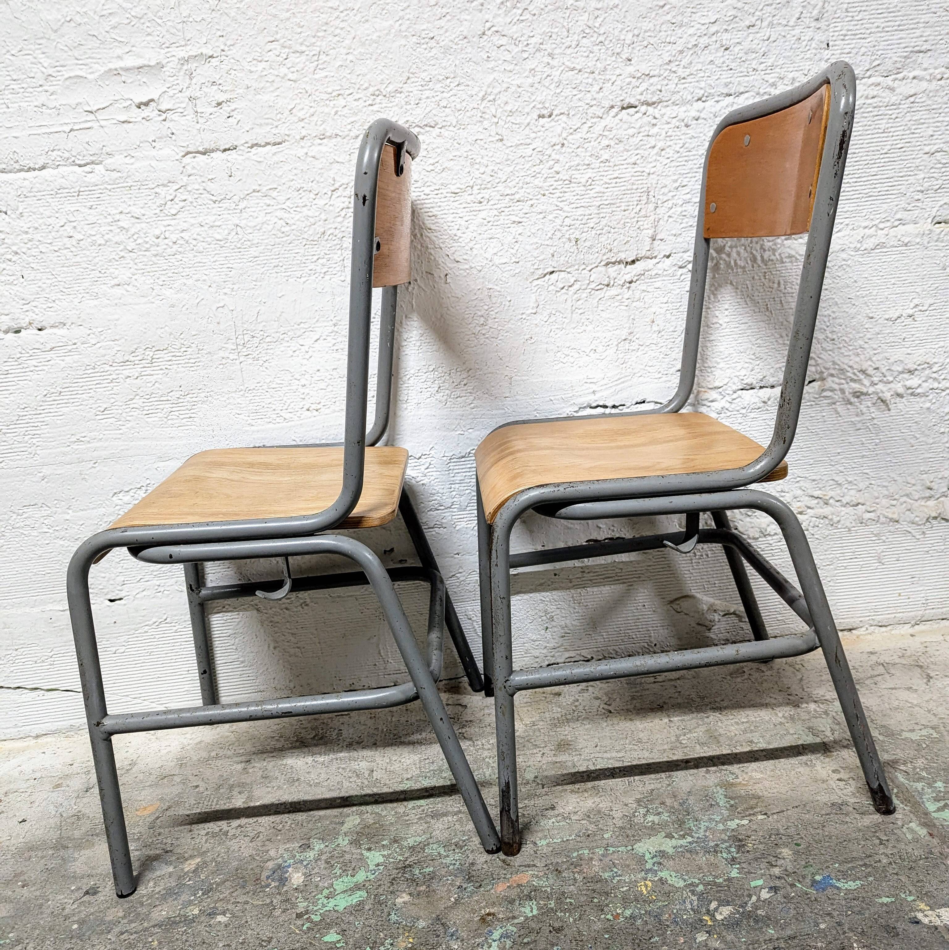 Paire de chaises bienaise des ptt