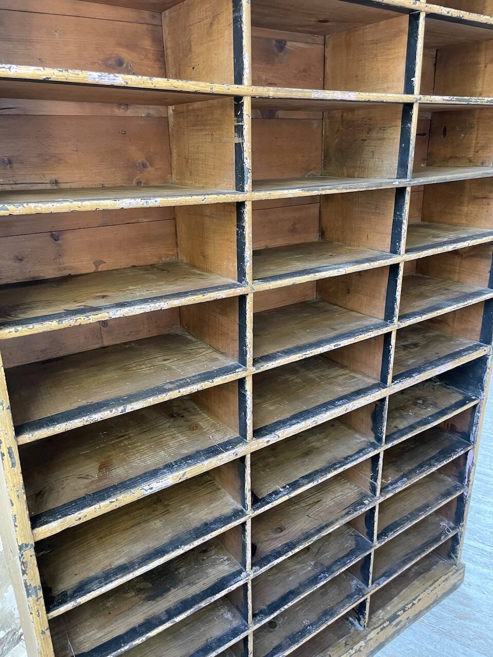 XL 1900 bookcase shelf