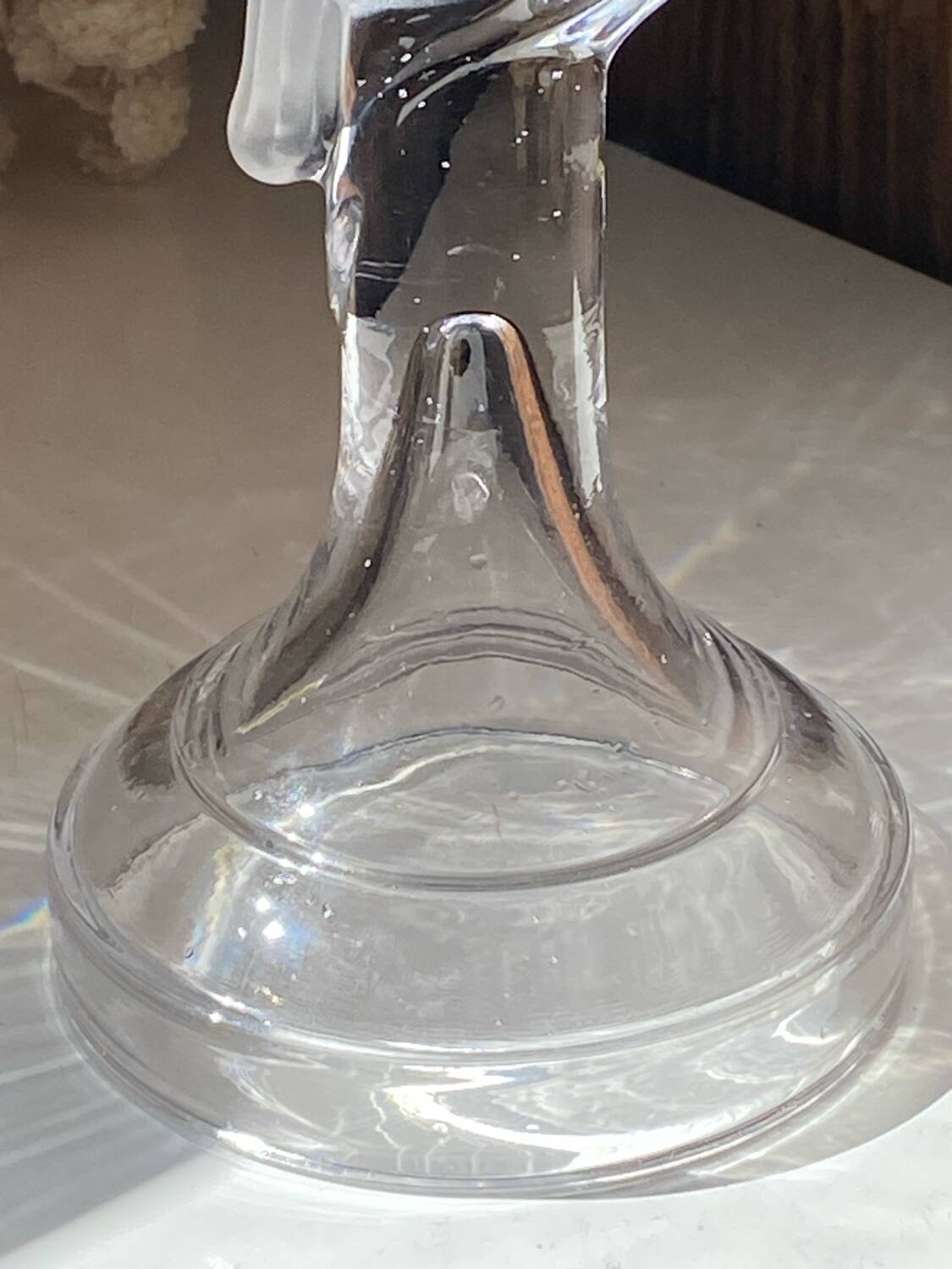 Pair of candlesticks, dove decor, in glass