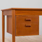 Danish Teak Model 130/1 Desk by Børge Mogensen for Søborg Møbelfabrik, freestanding 1950s