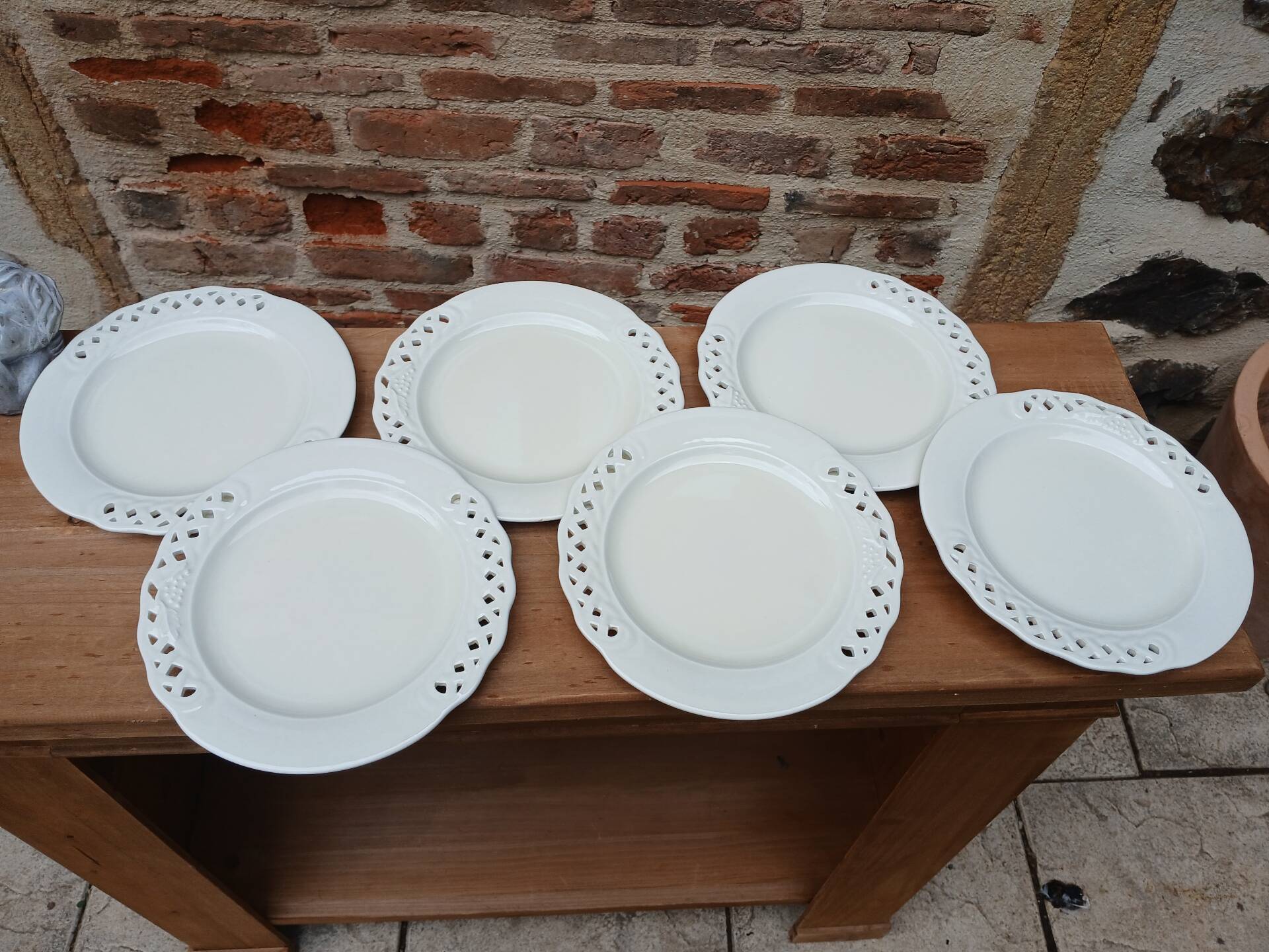 12 Italian ceramic plates