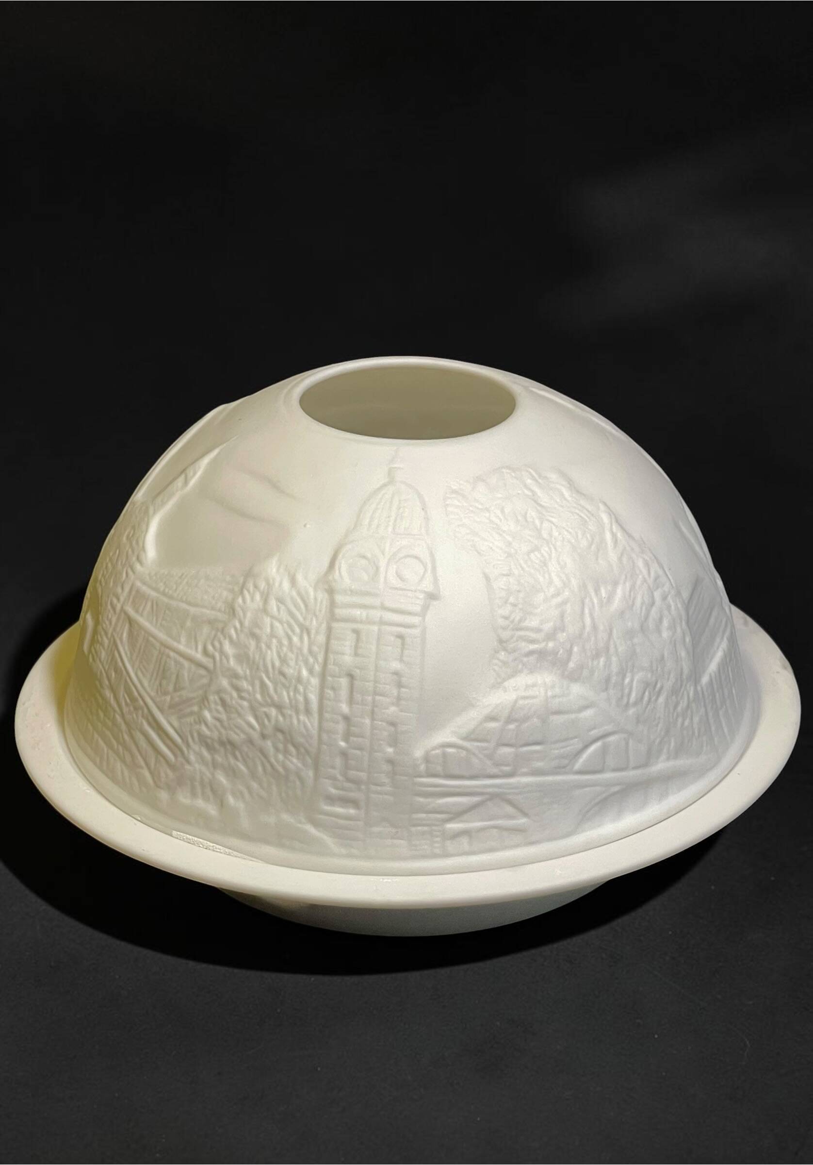 Porcelain lithophane photophore from Limoges