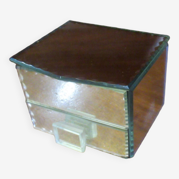 Jewelry box