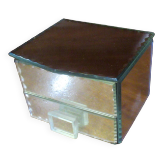 Jewelry box