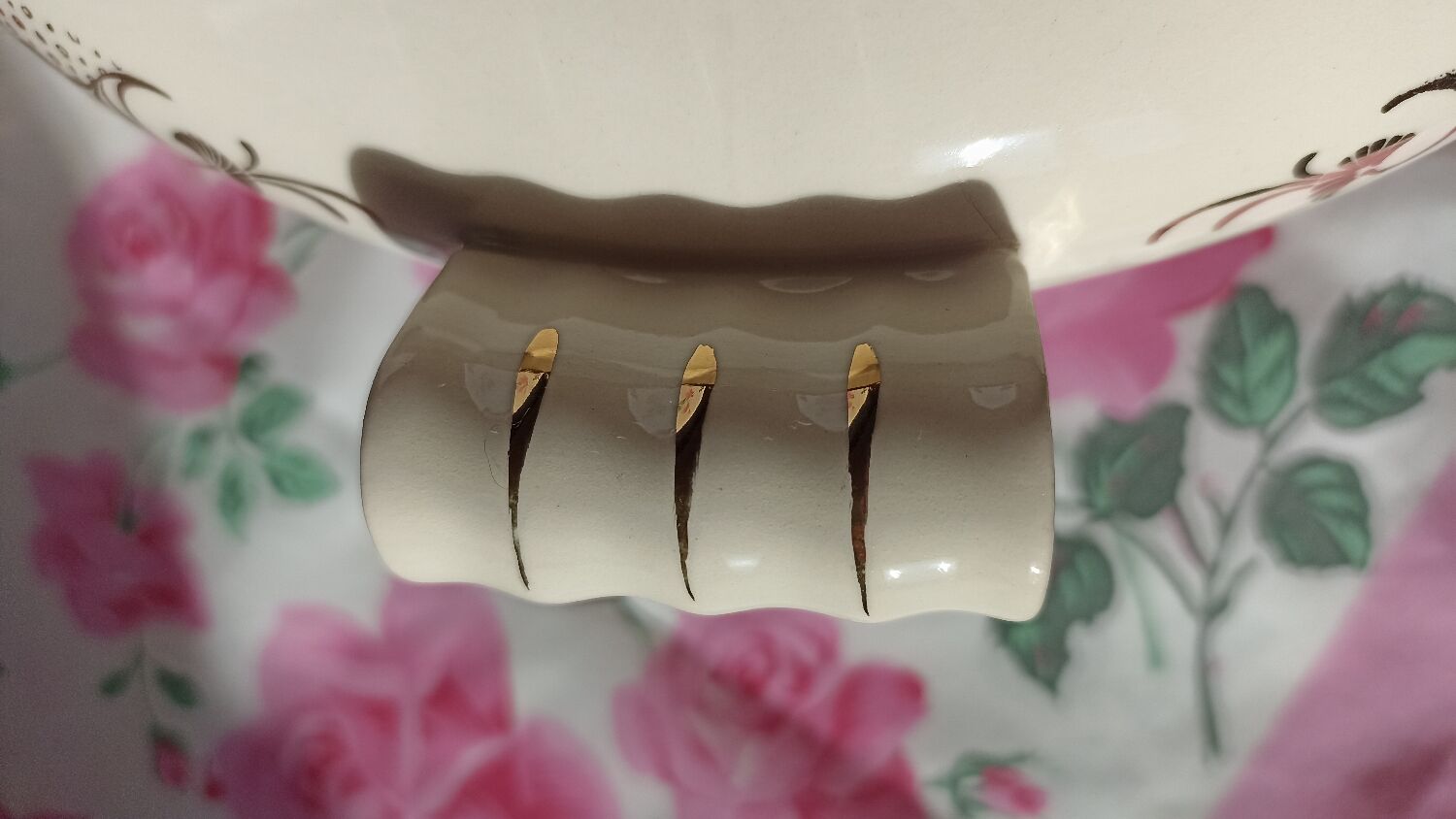 Vegetable bowl or soup tureen Villeroy & Boch model Rhône