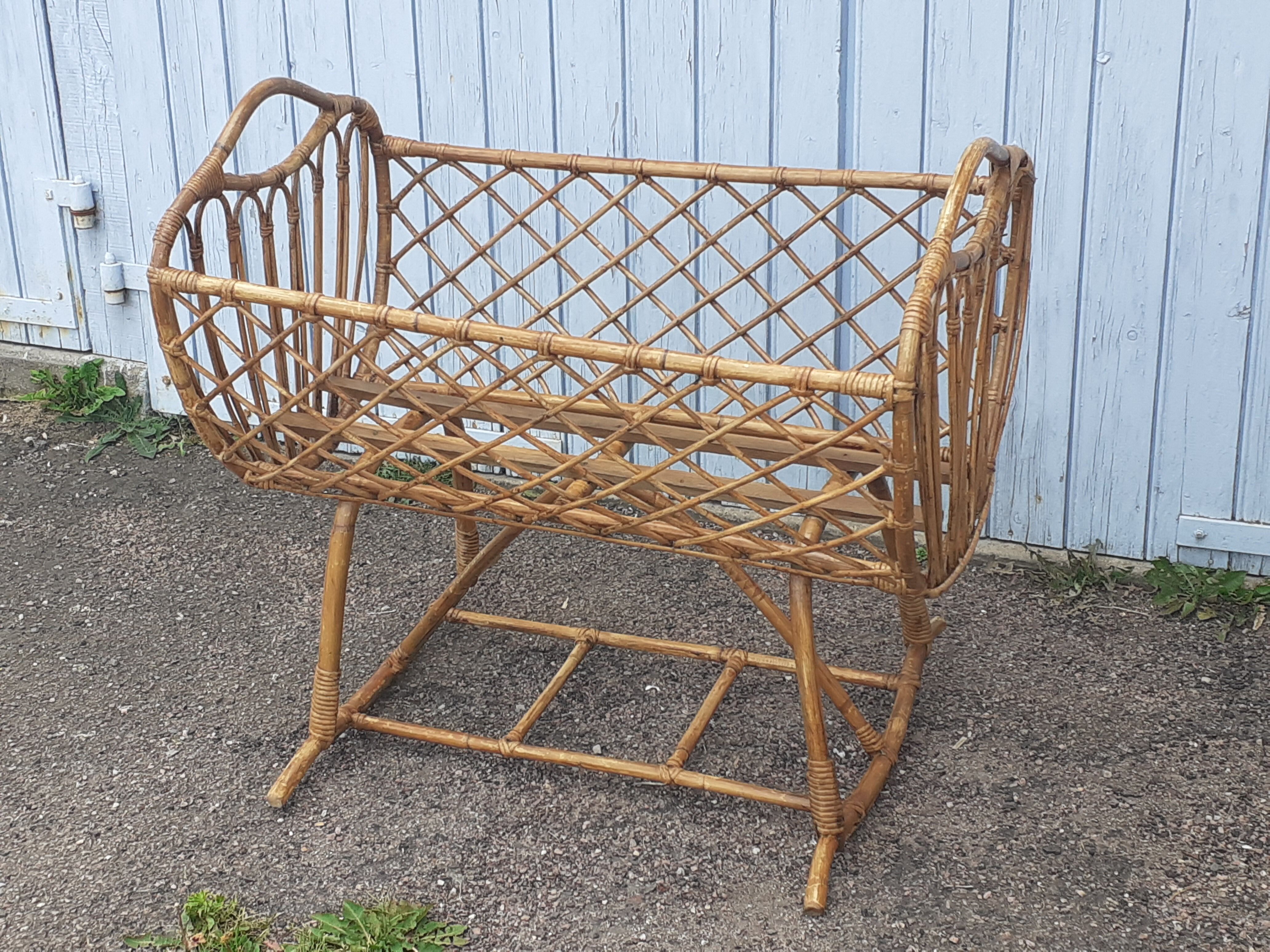 Rattan cradle