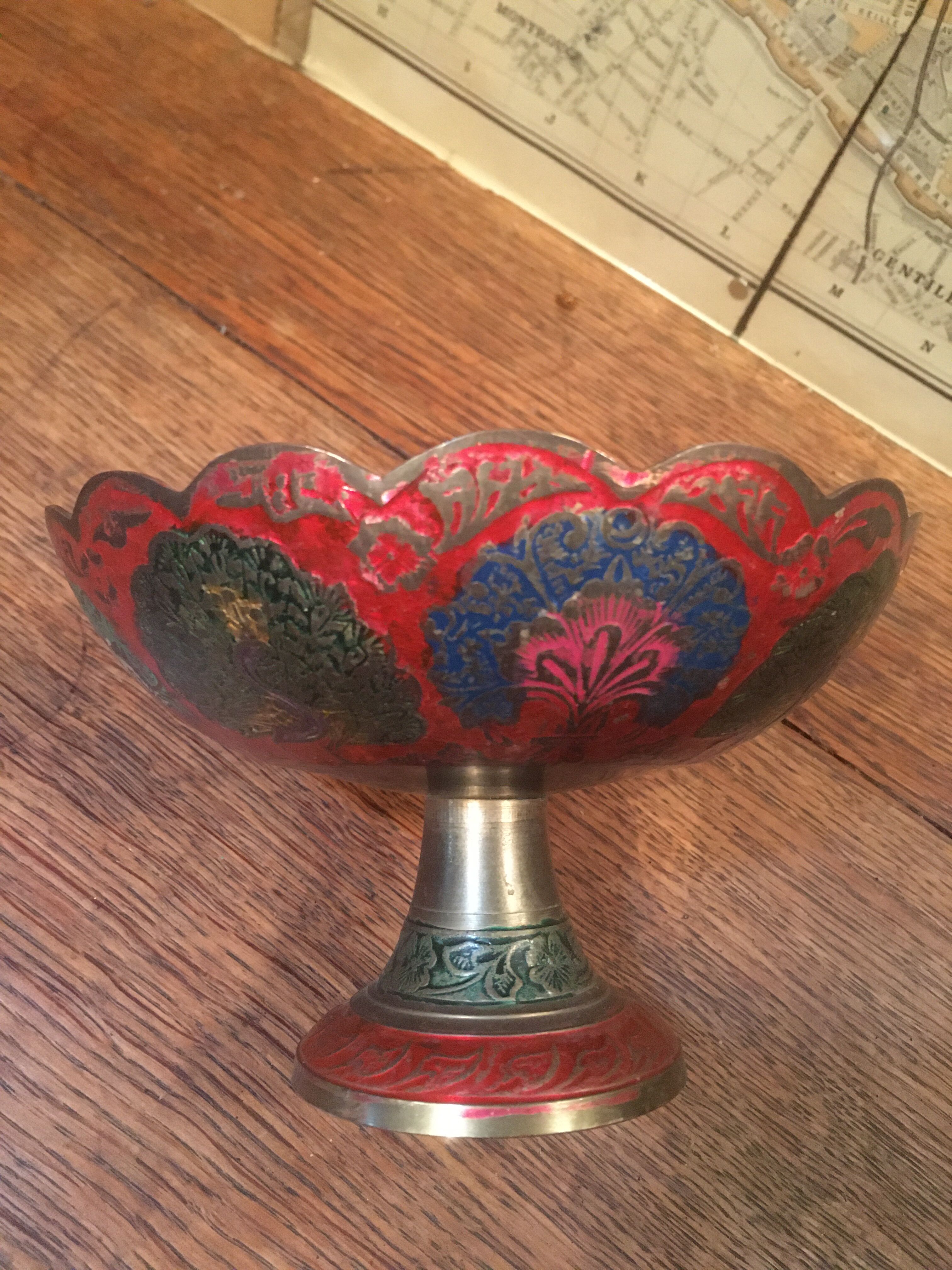 Coupe en laiton motifs paons