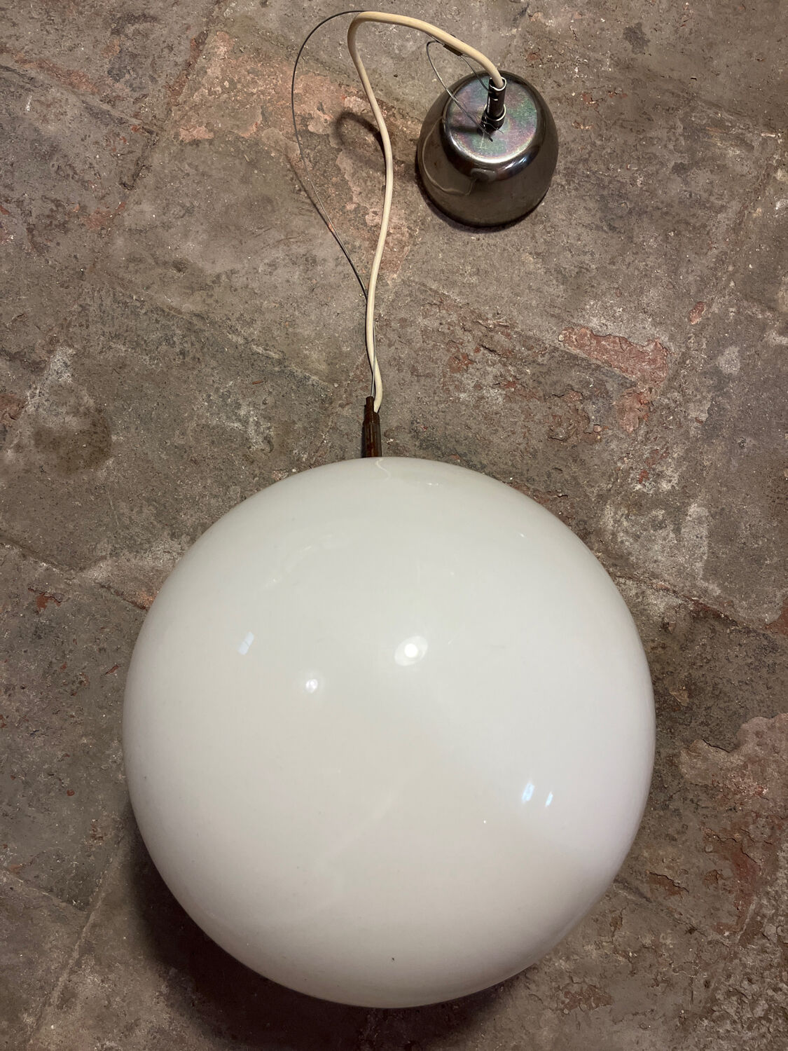 White glass ball suspension