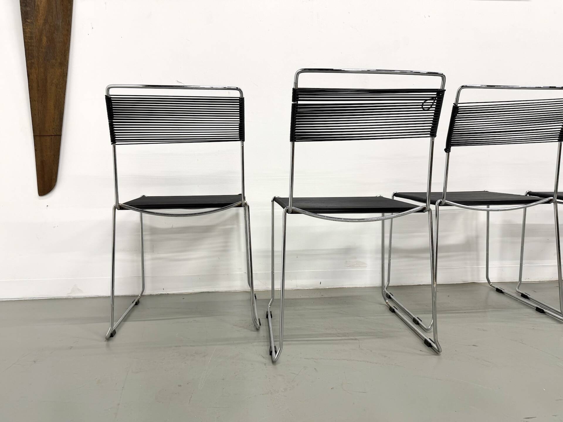 Set of 6 "Spaghetti" Chairs Italian Design 80s – Black & Chrome