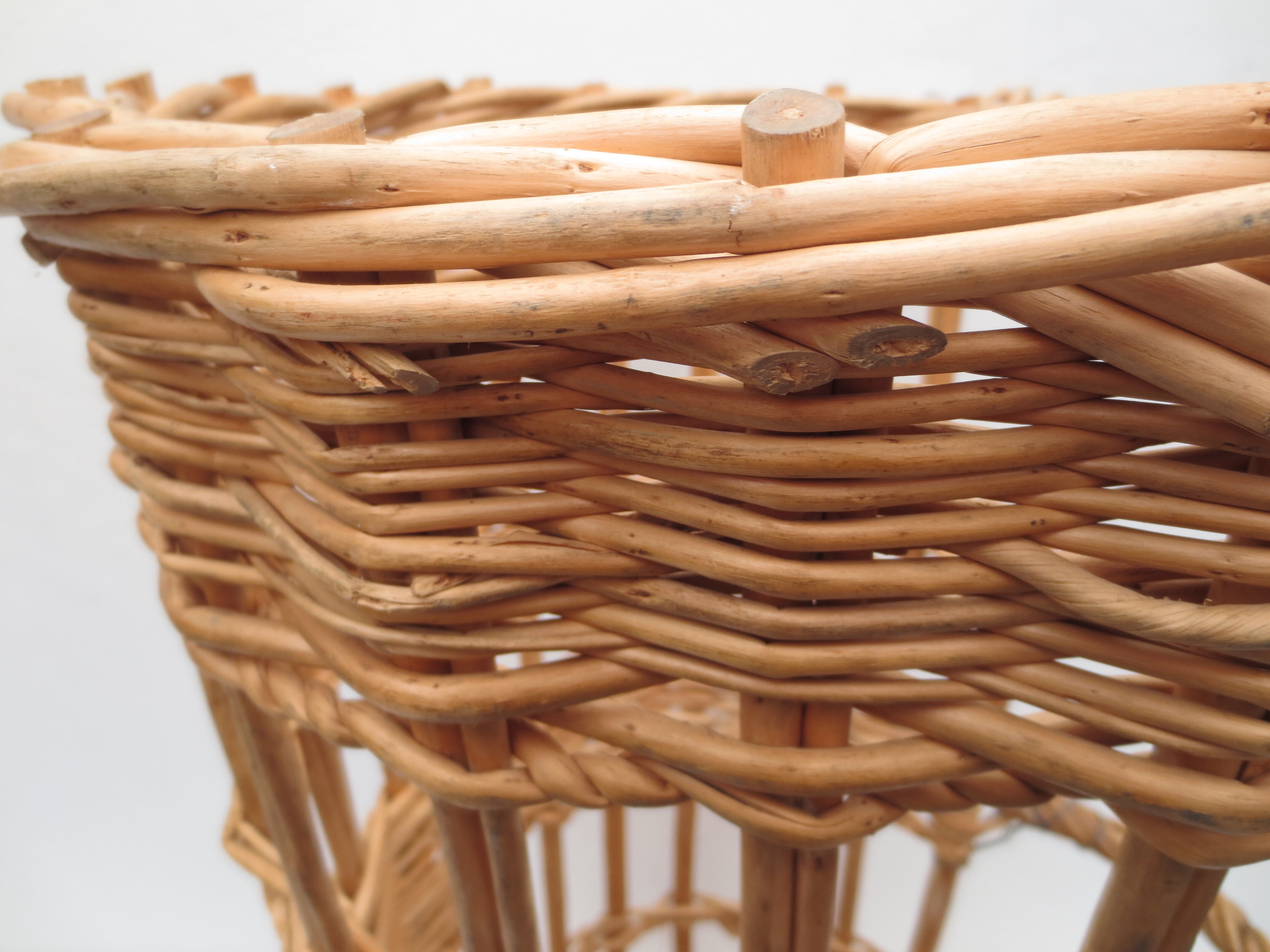 bread basket / handmade umbrella door in honey-coloured wicker