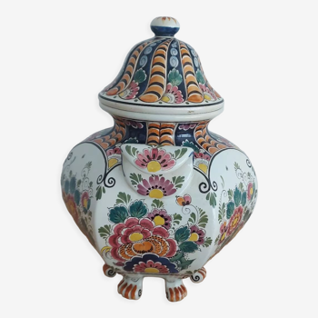 Vase couvert en faïence de Delft