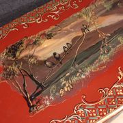 Commode chinoise laquée, peinte et dorée