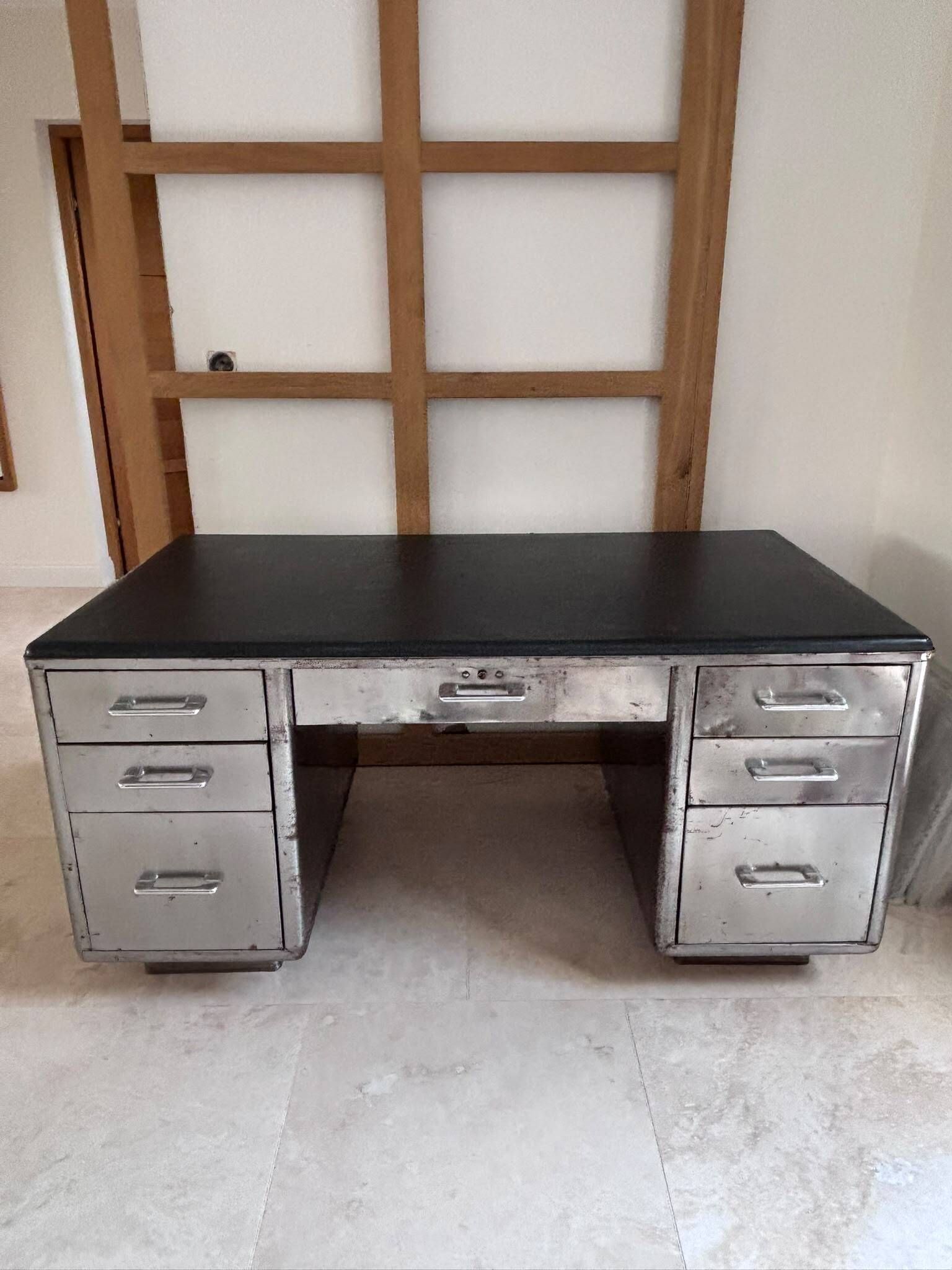 Bureau industriel vintage des années 50 – double caisson, 7 tiroirs, métal