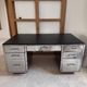 Bureau industriel vintage des années 50 – double caisson, 7 tiroirs, métal