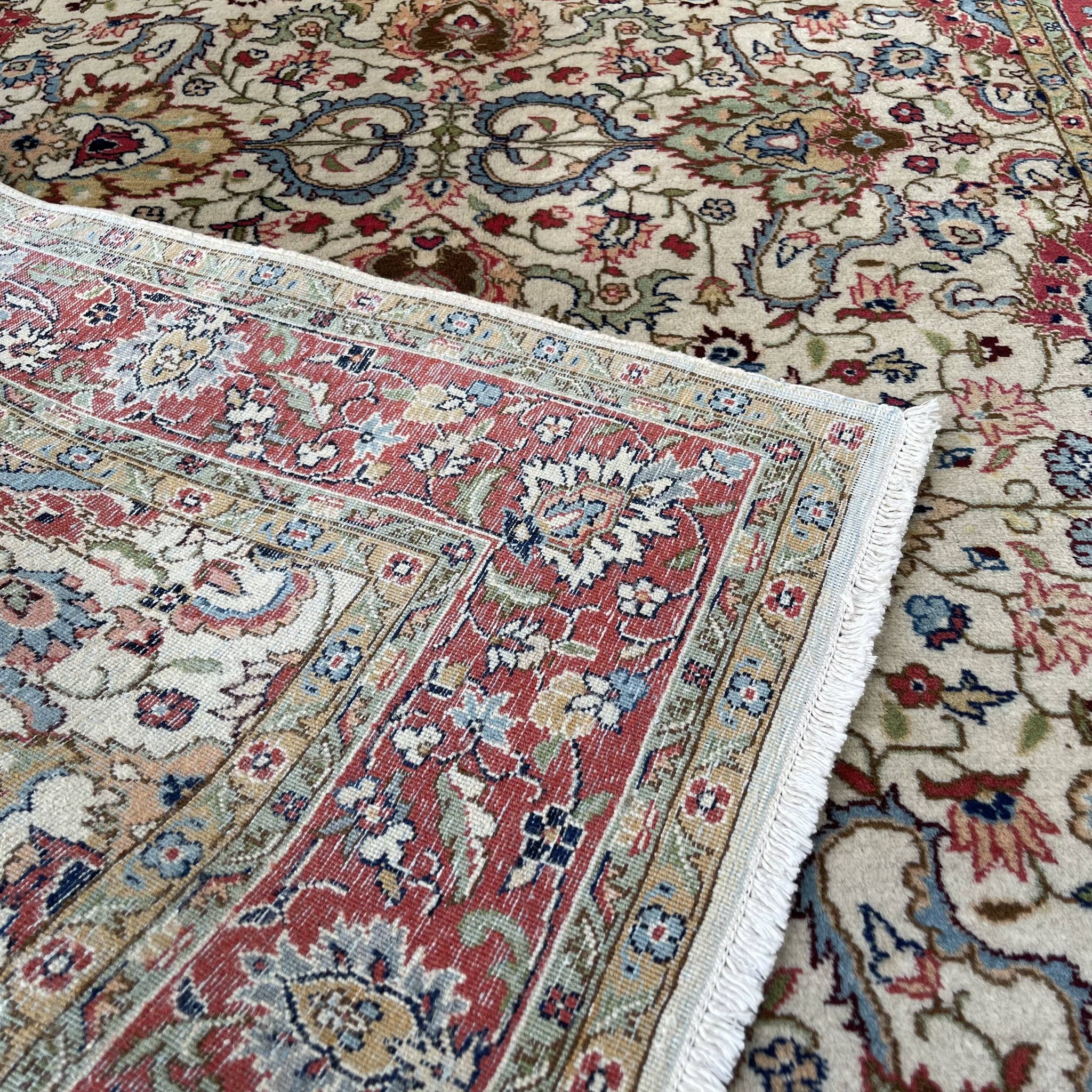 Fine Vintage Persian Tabriz Rug , 204 x 141 cm