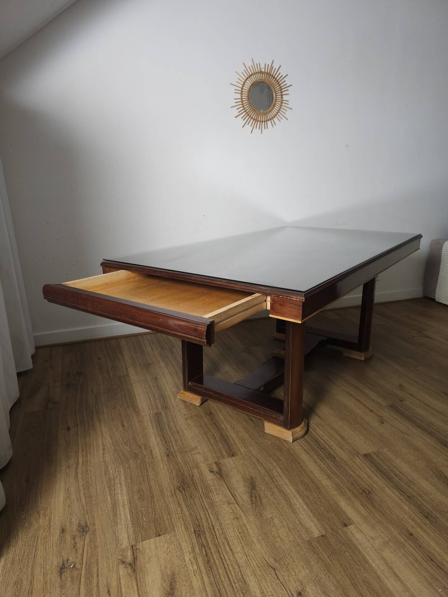 Table architecturale style Art Déco & tiroirs secrets (1970)