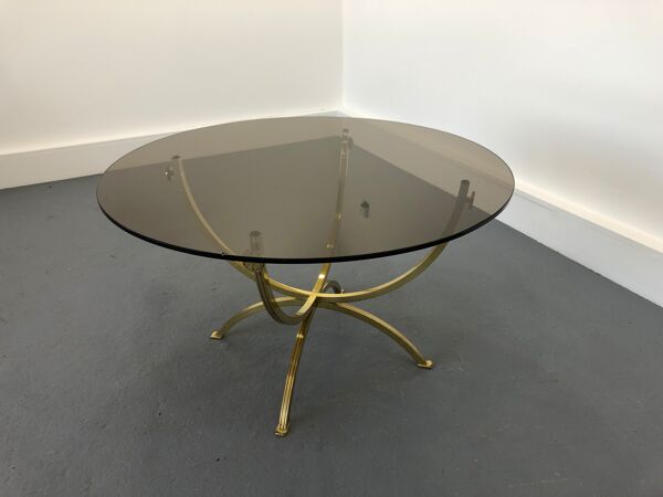 Table basse en laiton et verre fumé années 1970