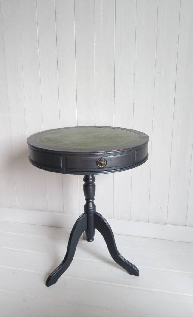Tripod games table