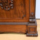 Buffet, commode, écritoire de propriété en acajou de style restauration, début XIXème