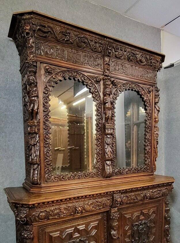Grand buffet deux-corps style renaissance richement sculpté – « anno 1634 »
