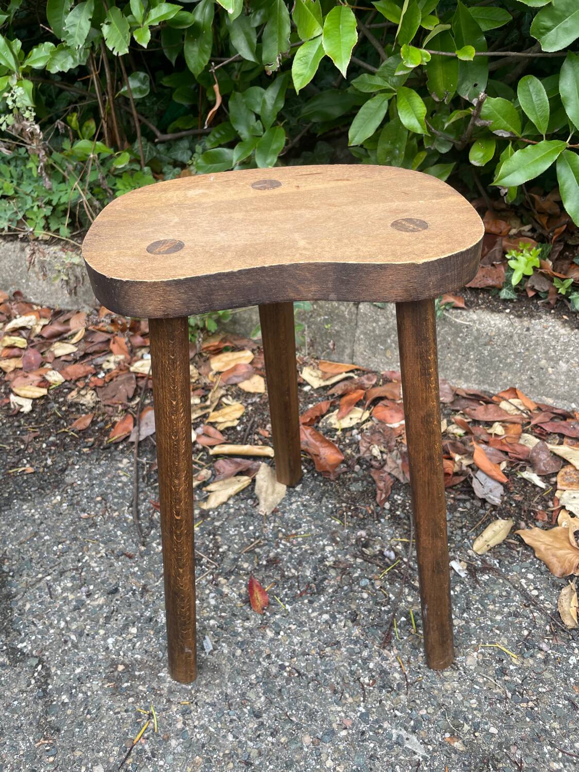 Tabouret tripode
