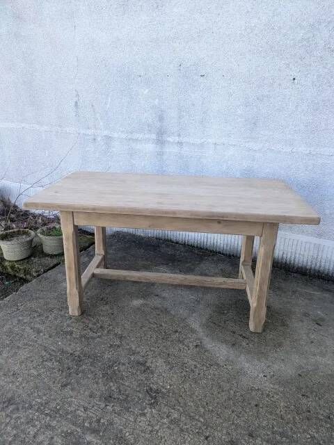 Oak table
