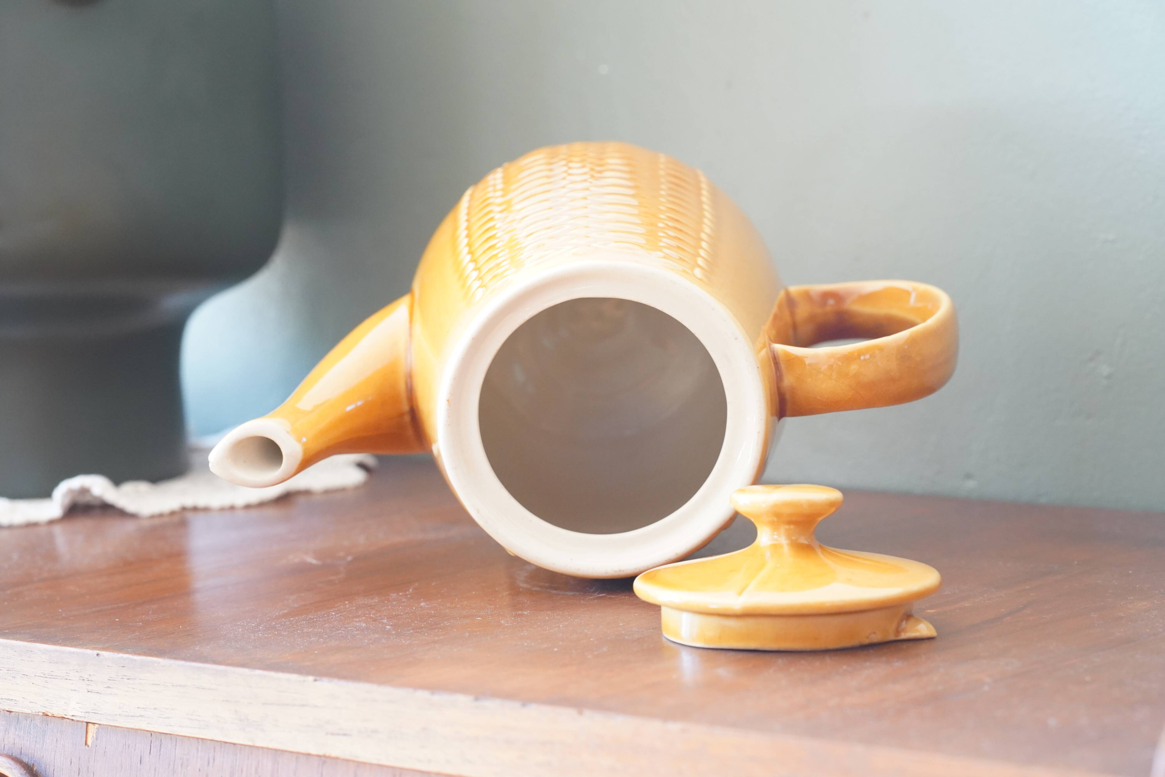 Ceramic teapot