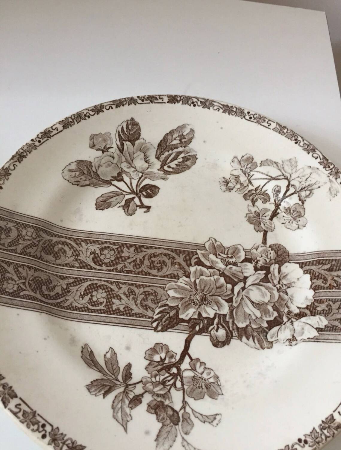 8 Terre de Fer dessert plates, 19th century