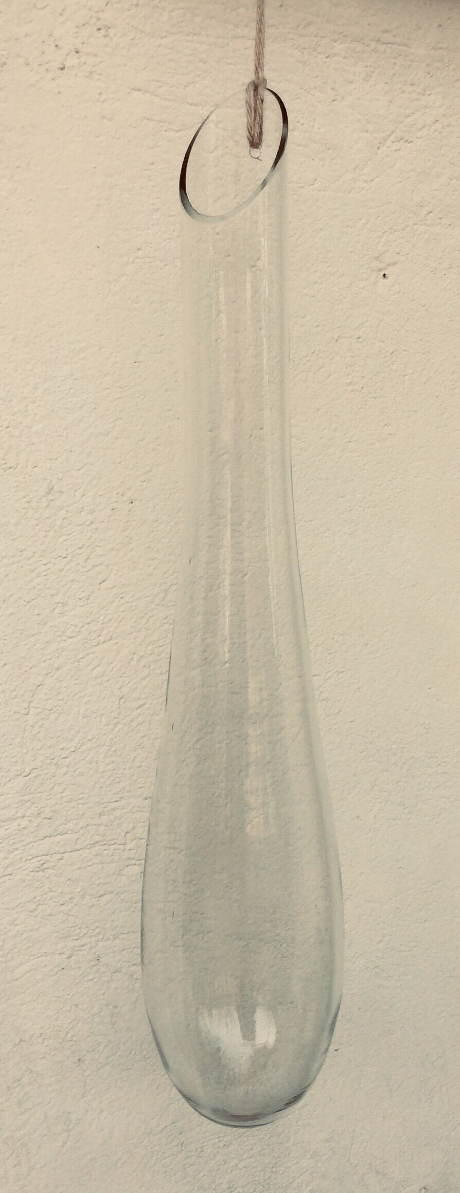 Vase à suspendre forme goutte allongée