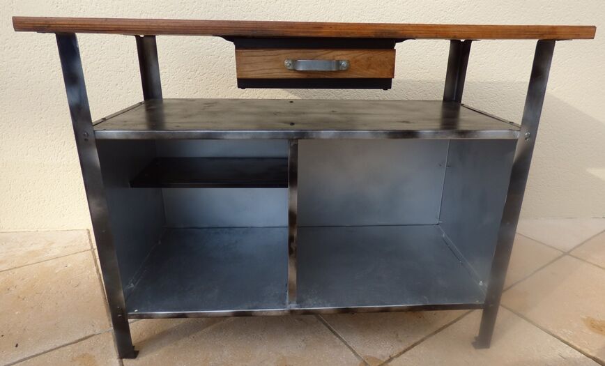 Industrial furniture in metal and wood for bathroom or TV stand