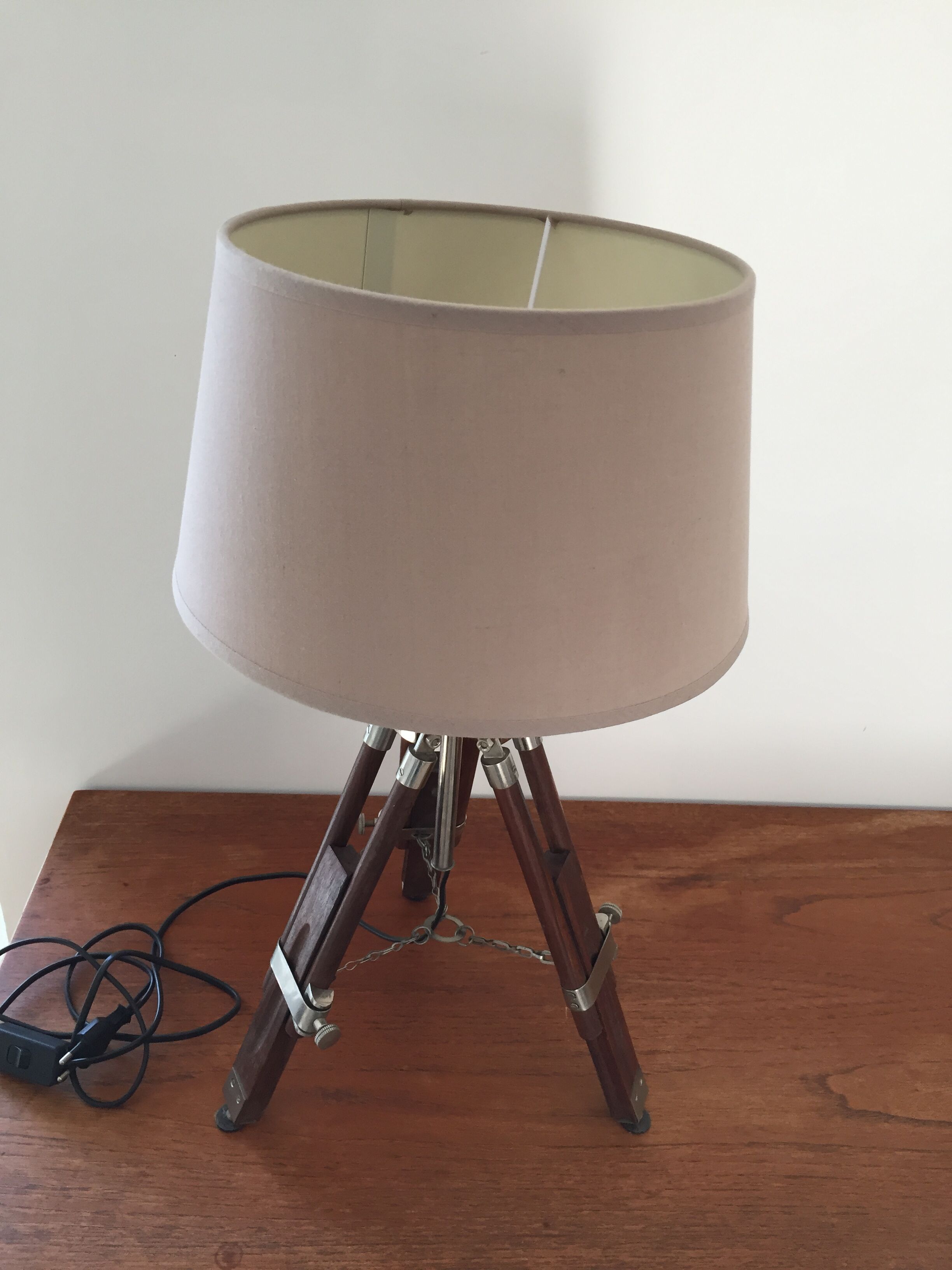Lampe de marine tripode bois et métal argent