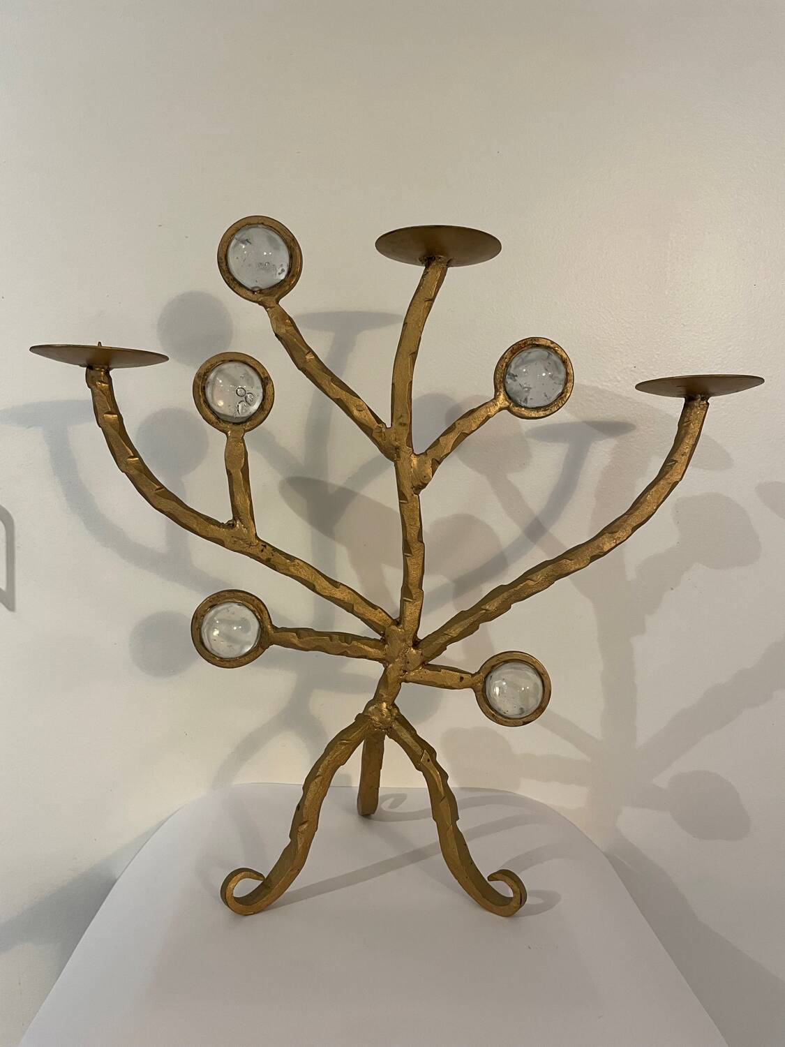 Candelabre en fer forgé et verre XXe