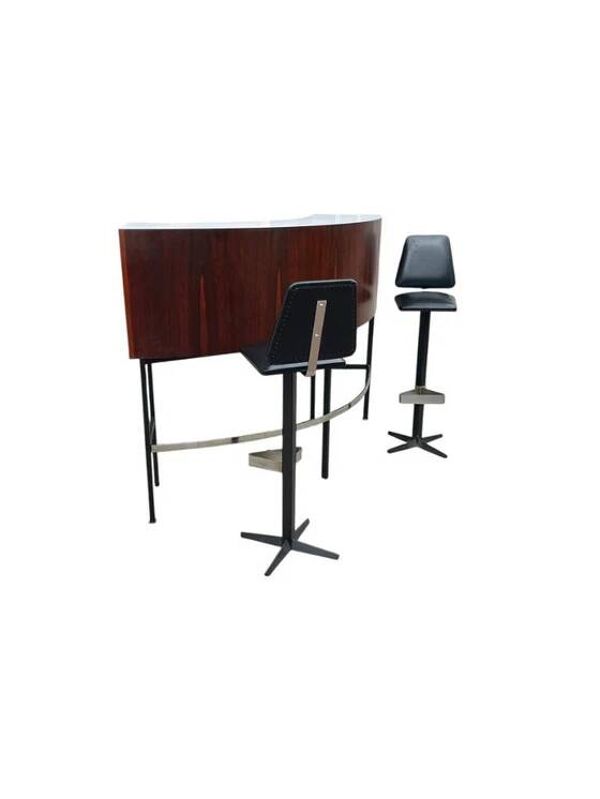 Bar en palissandre du milieu du XXe siècle avec tabourets de bar