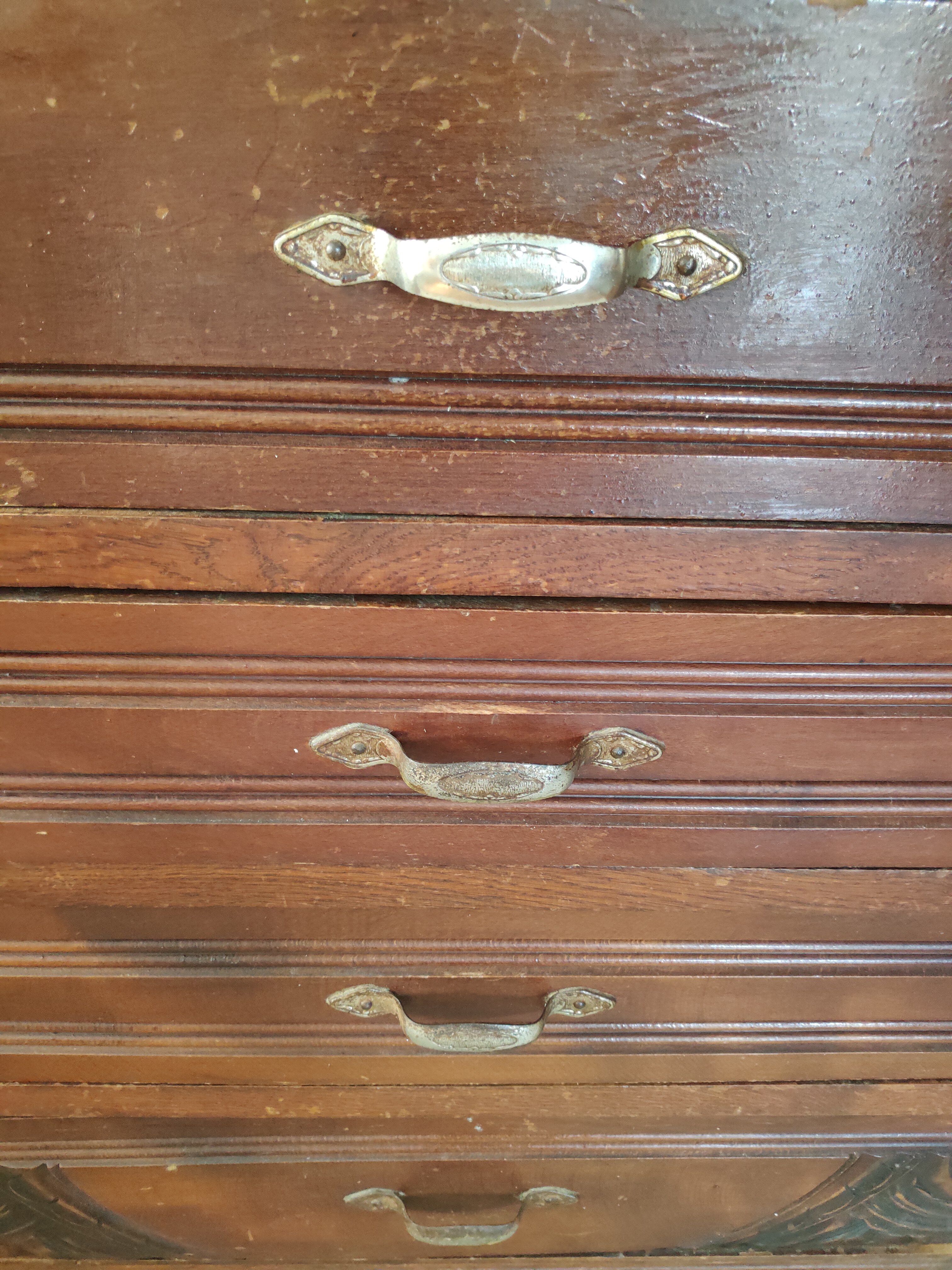 Art deco chest of drawers