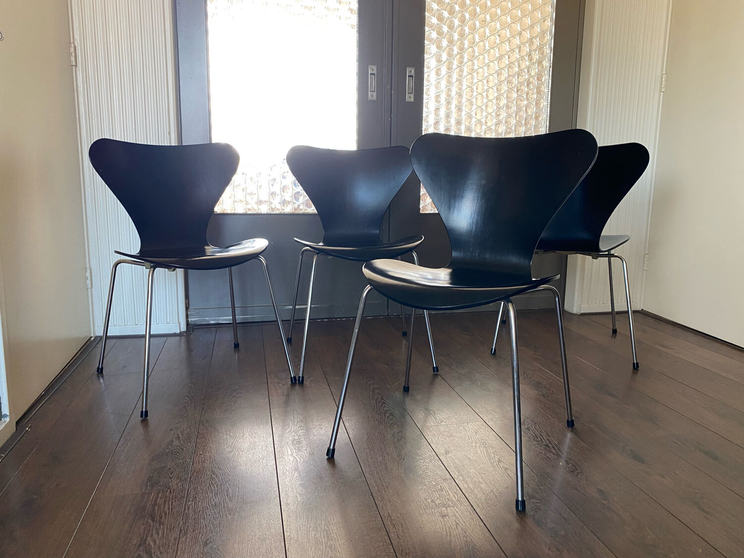 Set of 4 model 3107 dining chairs by Arne Jacobsen for Fritz Hansen 1988