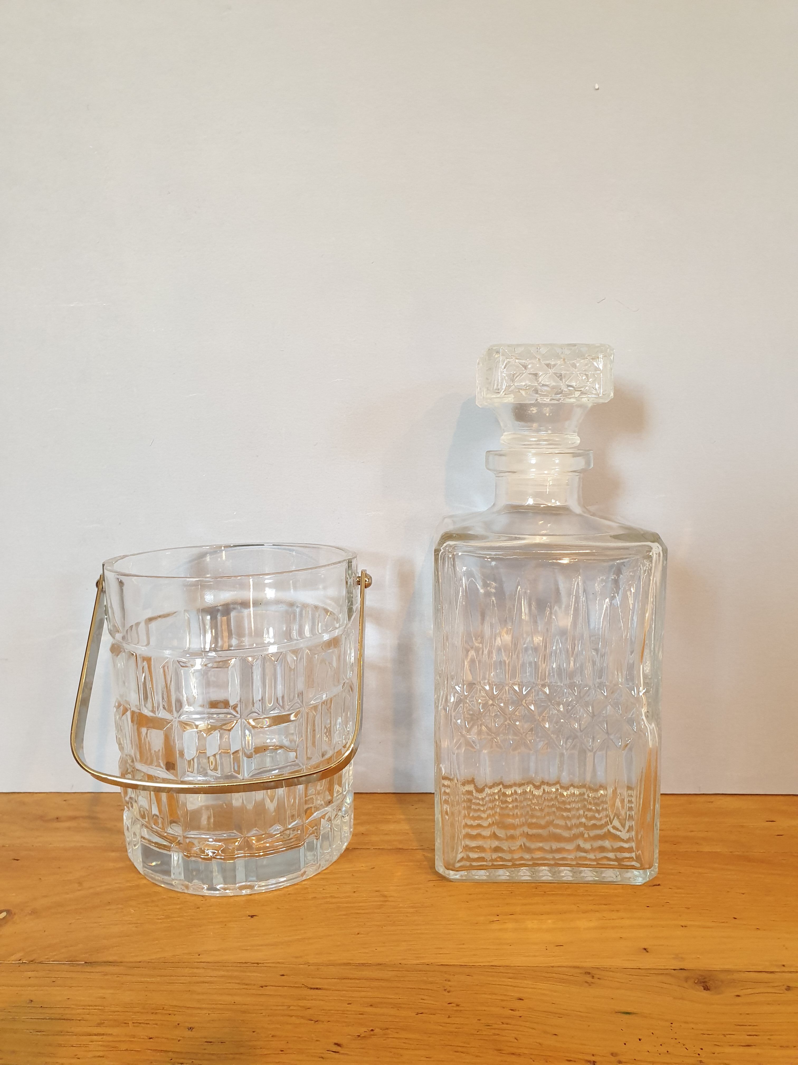 Whisky carafe set and ice bucket