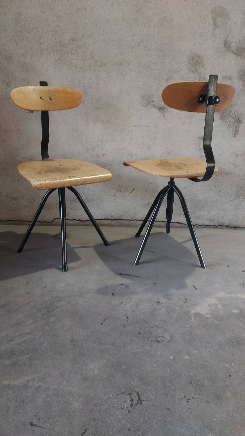 Chaise pivotante industrielle années 1960