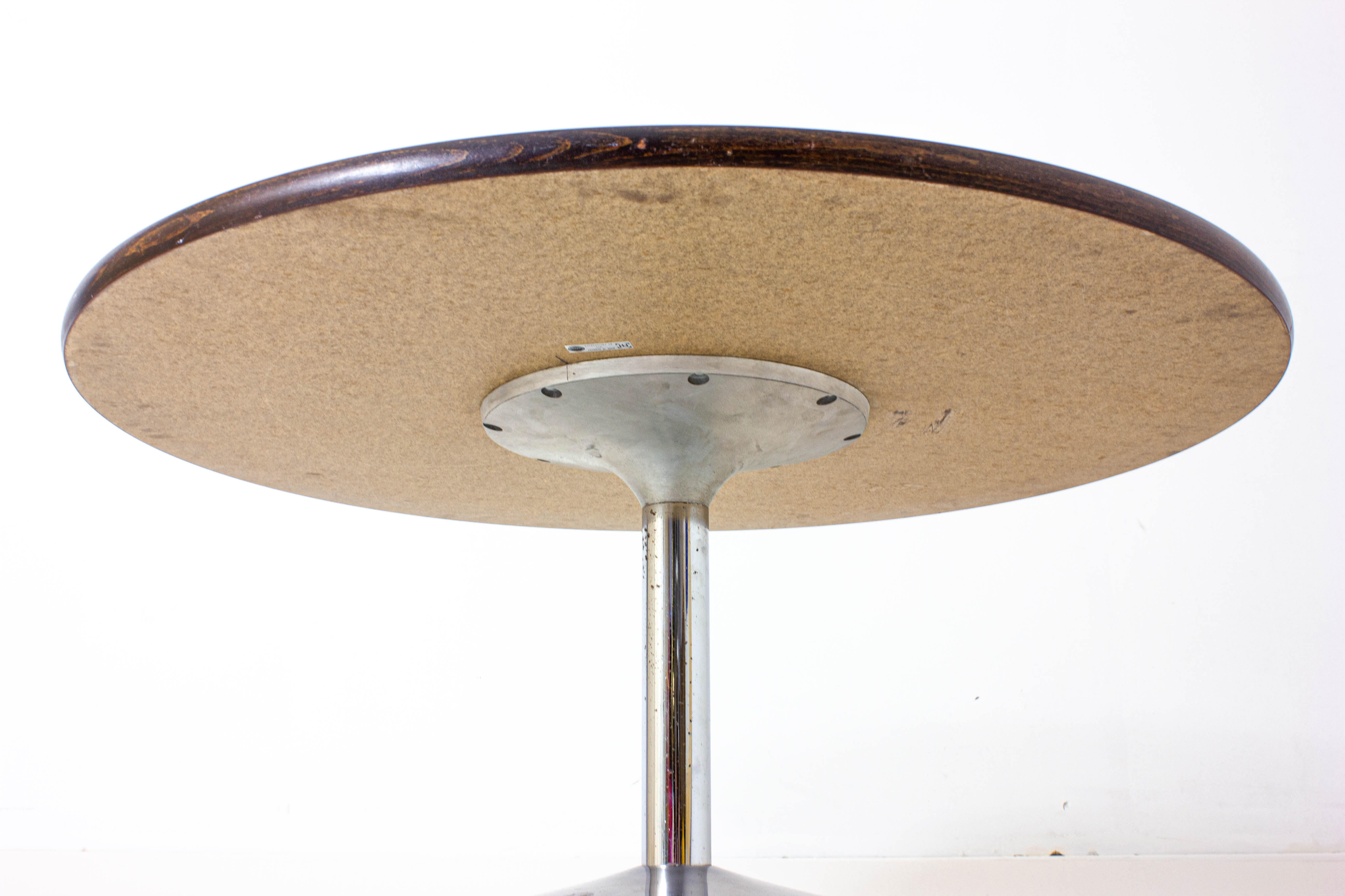 Round coffee table by Arne Jacobsen for Fritz Hansen, 1975