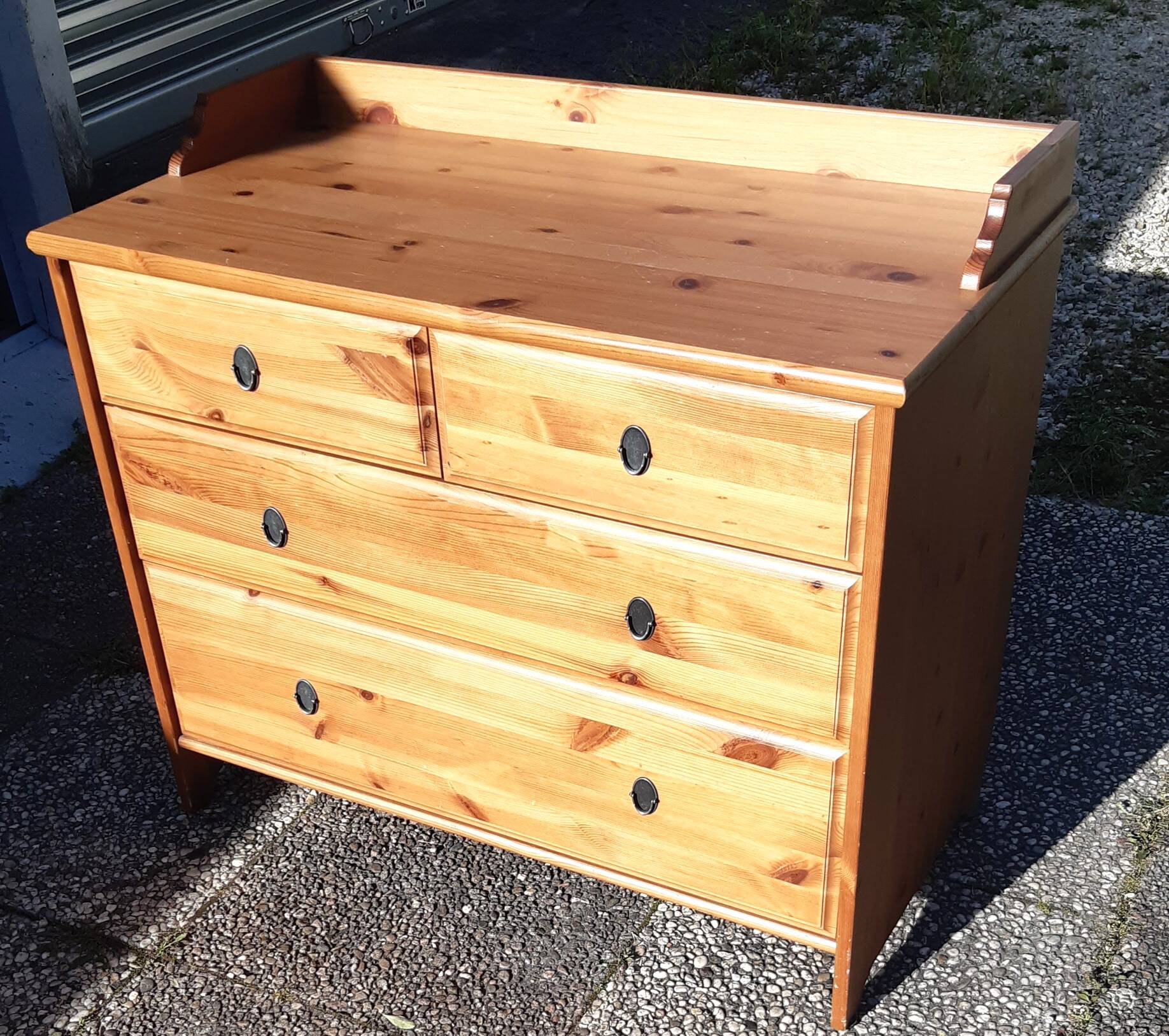 Commode 4 tiroirs  style scandinave en pin doré