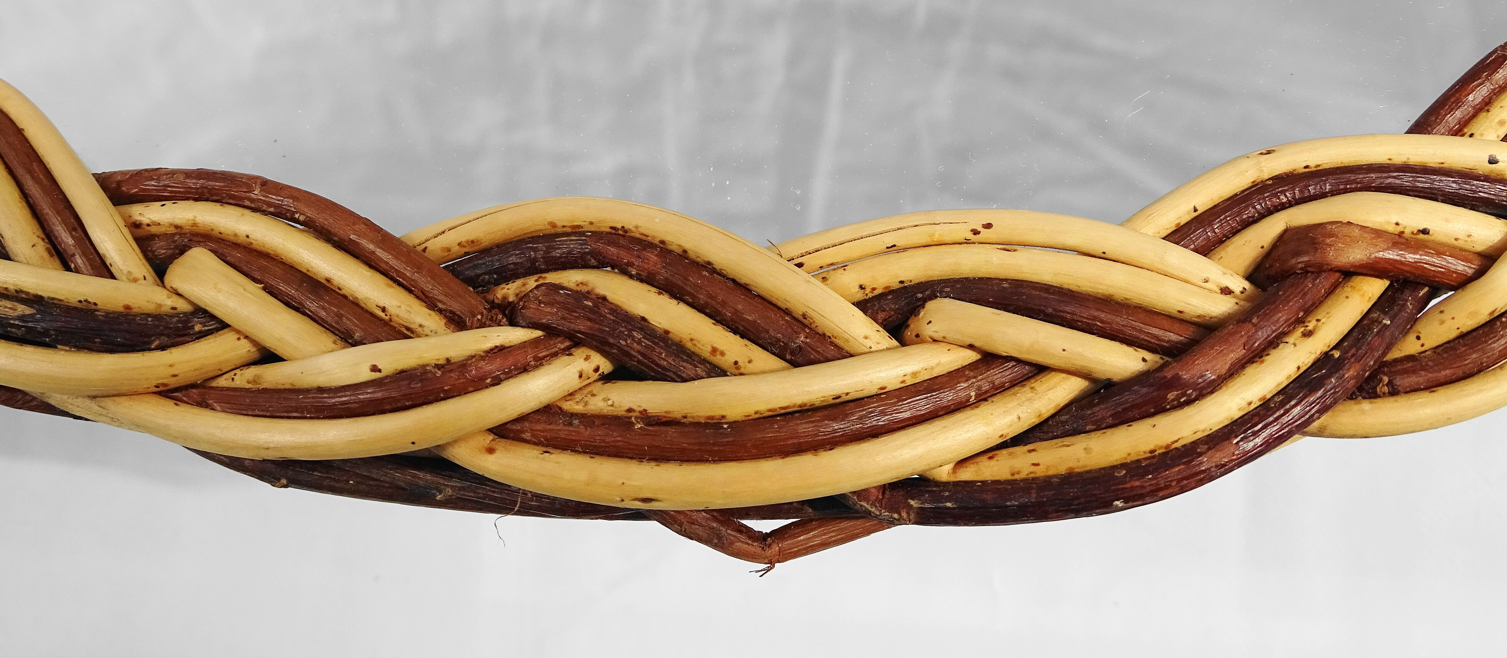 Round mirror in braided wicker 45cm