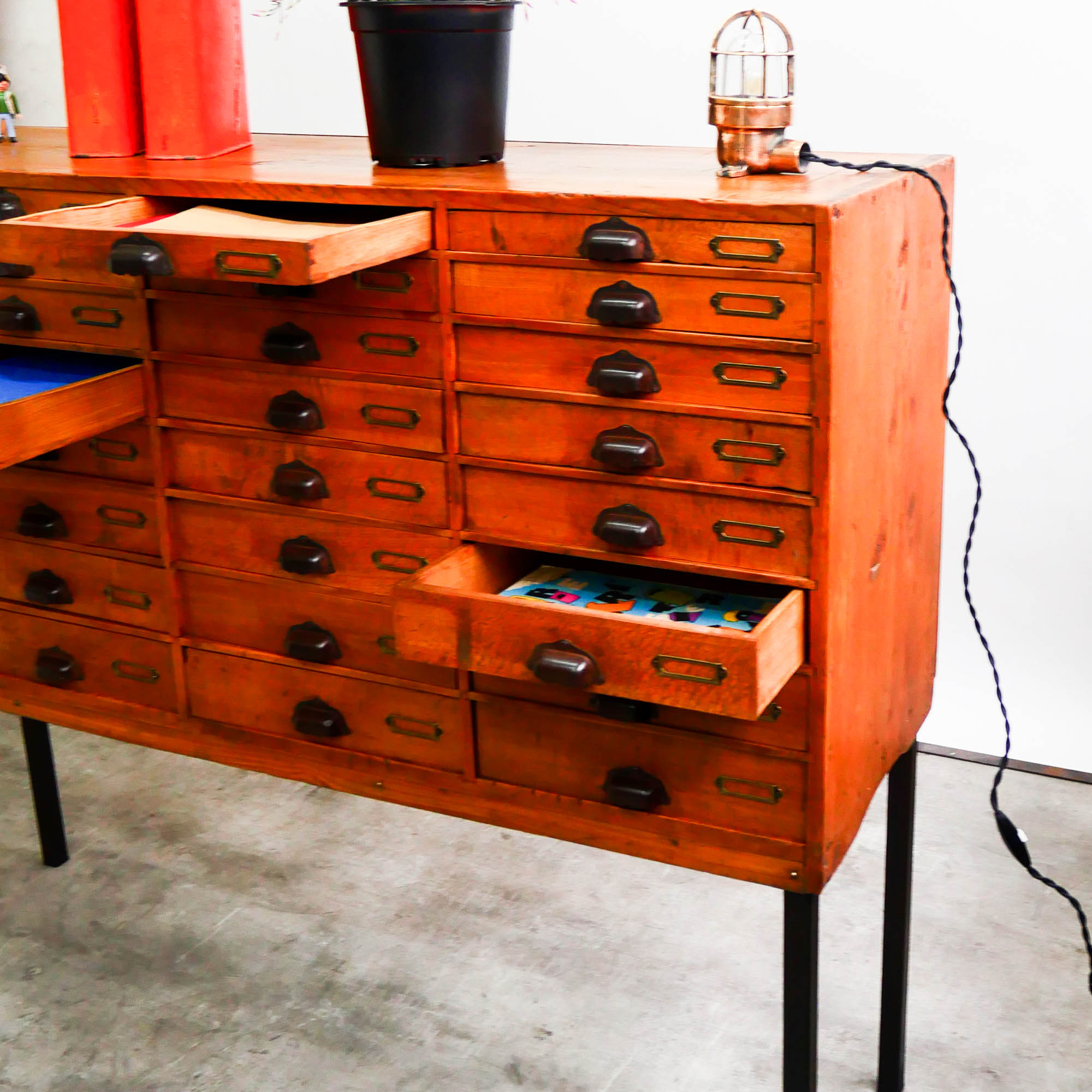 32-drawer trade cabinet