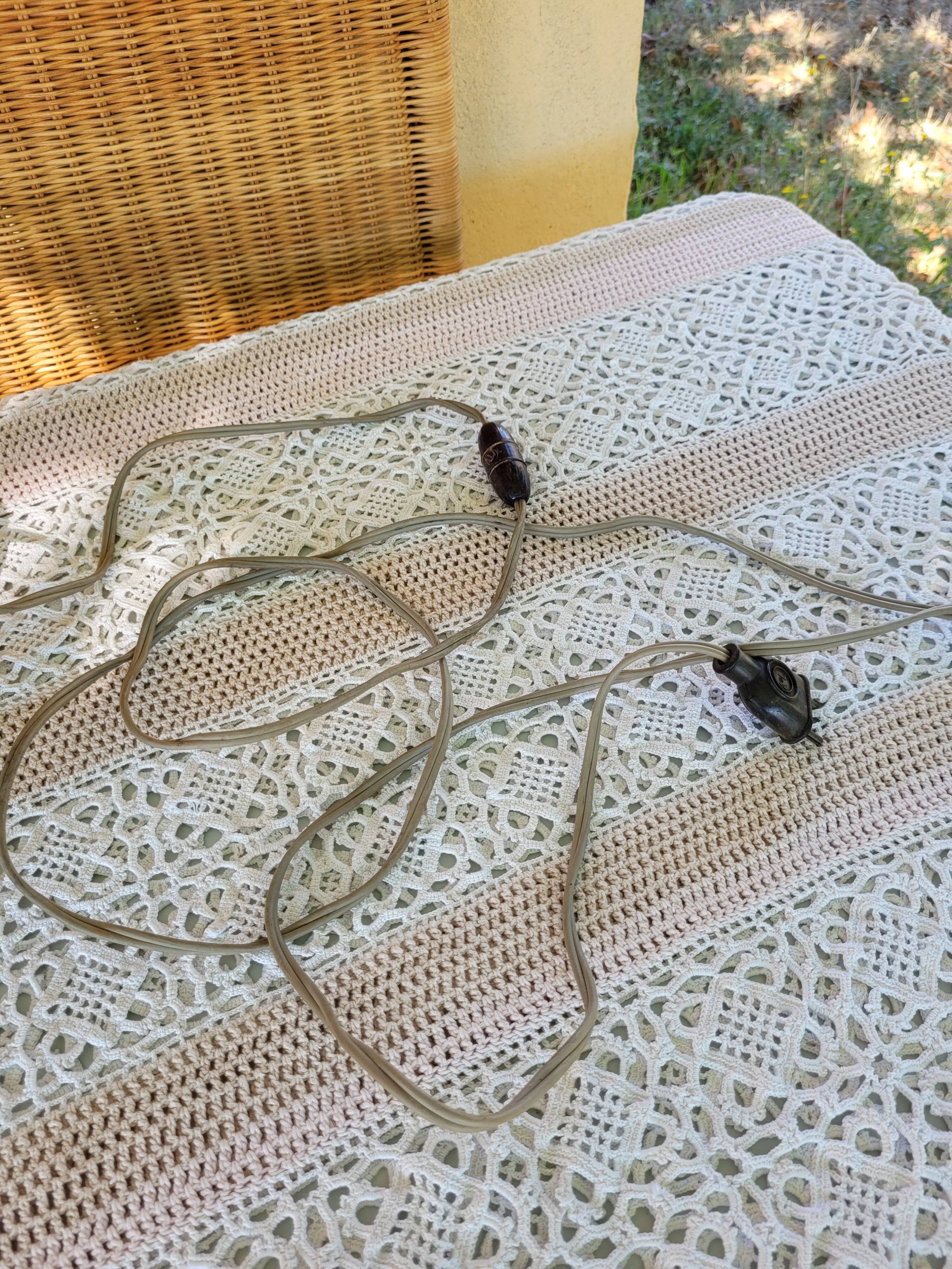 Checked pattern lamp foot