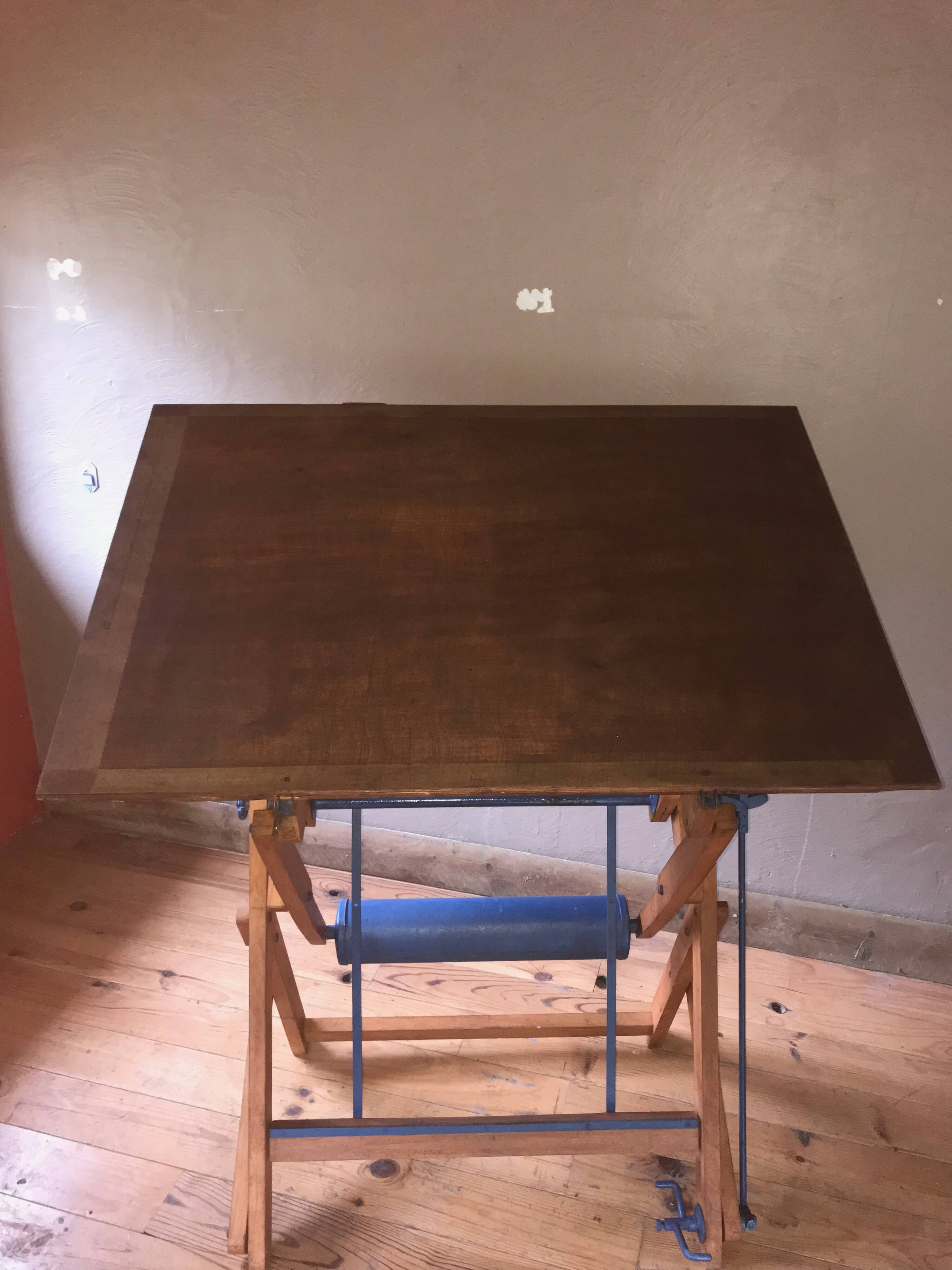 Wooden drawing table desk