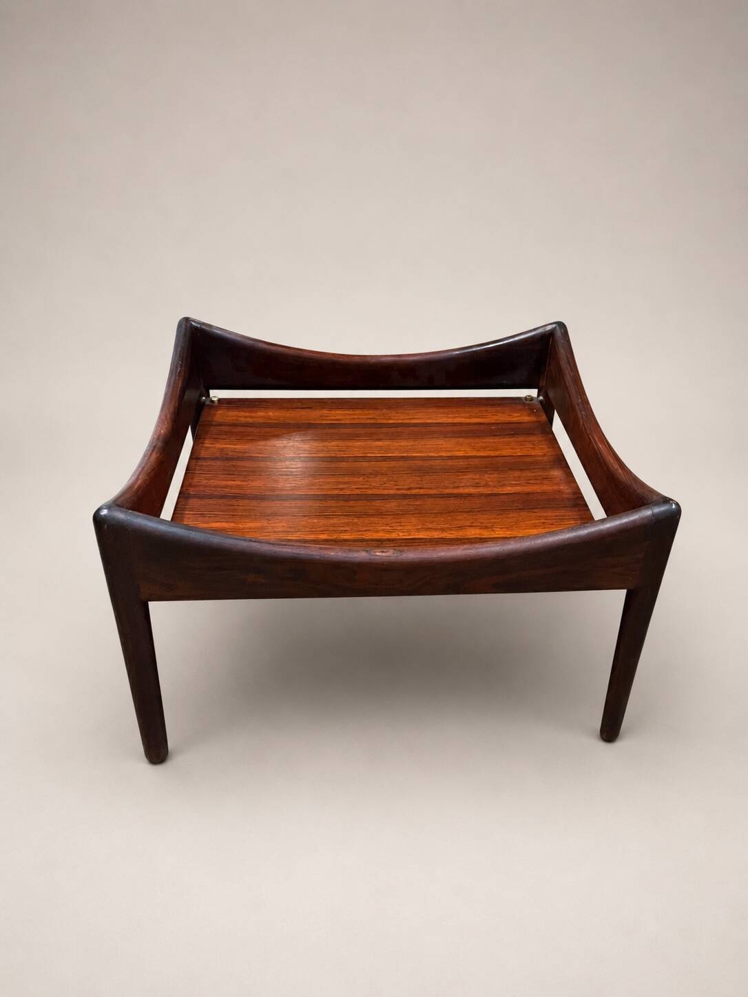 Table basse danoise en palissandre attribuée à Kristian Vedel – années 60