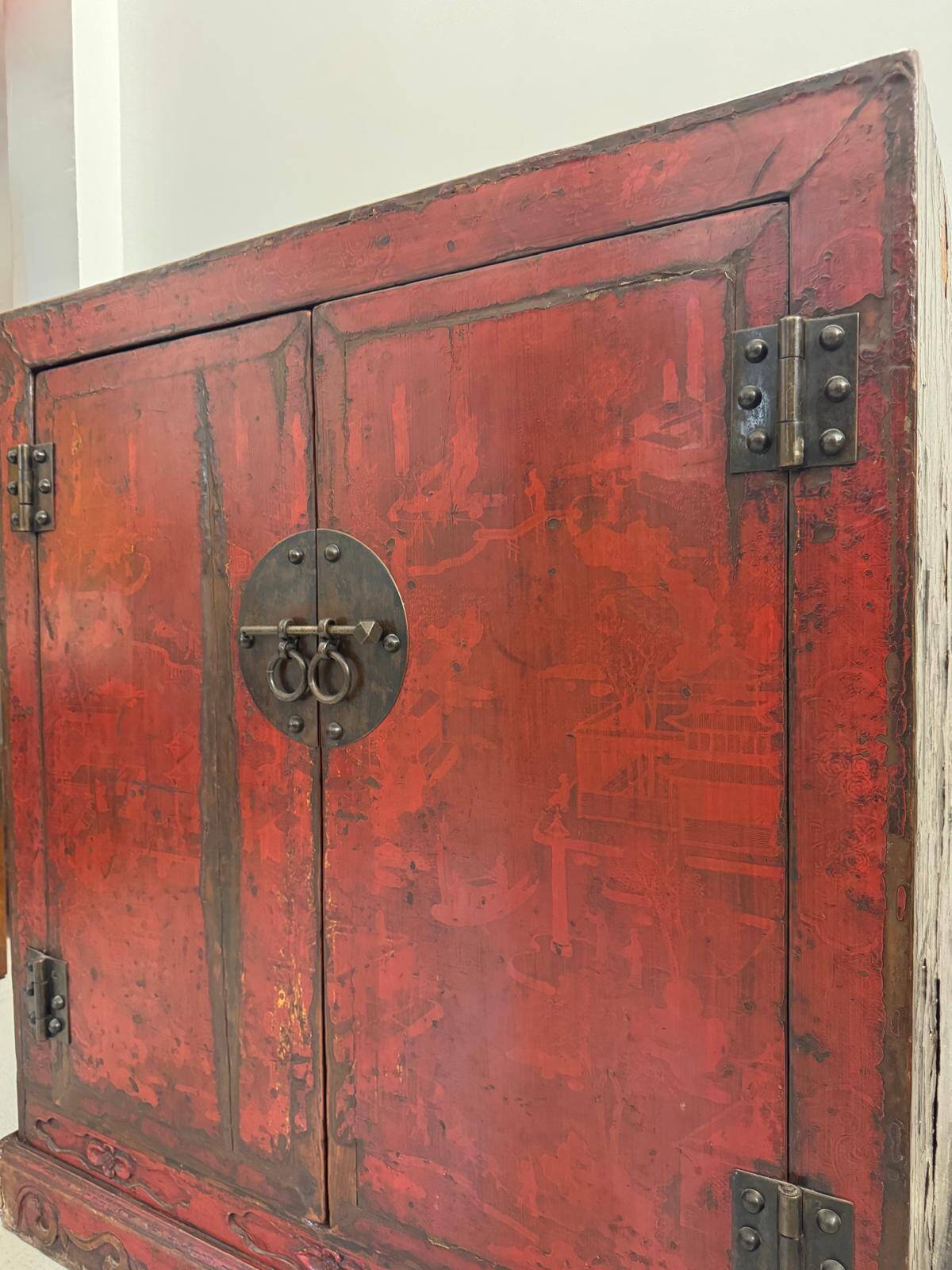 Red lacquered furniture from Shanxi Province (Northern China)